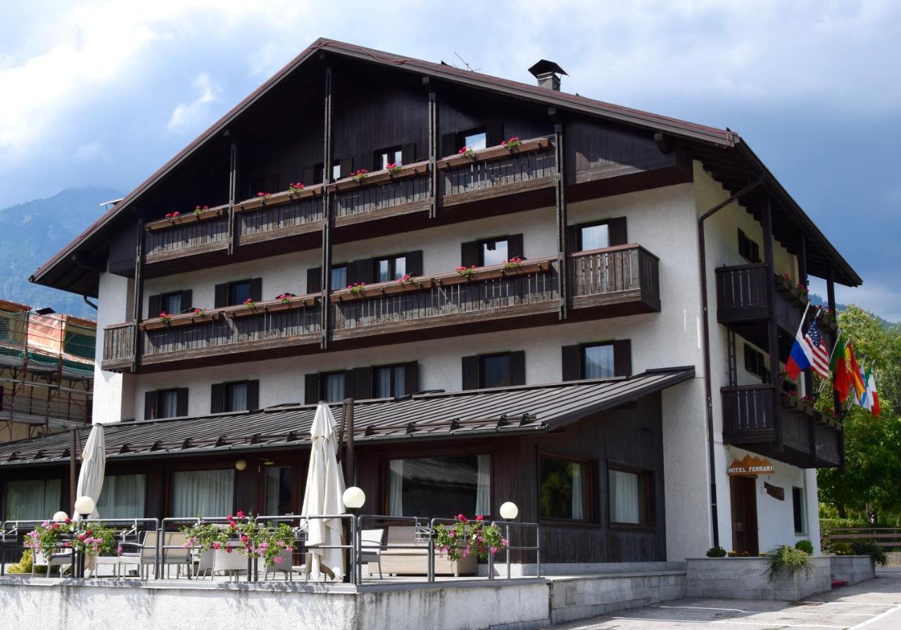 Hotel Ferrari ปินโซโล ภายนอก รูปภาพ